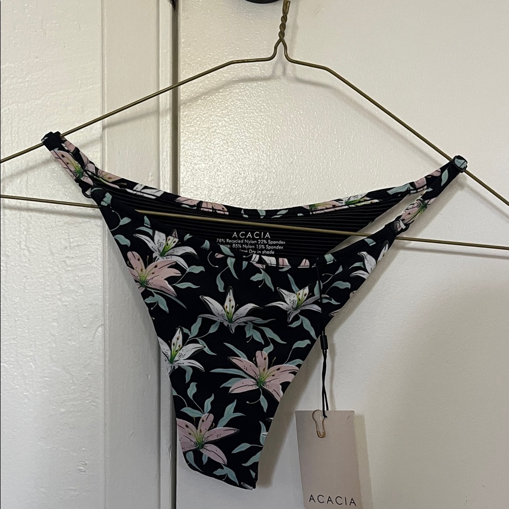 Acacia kini bottoms M